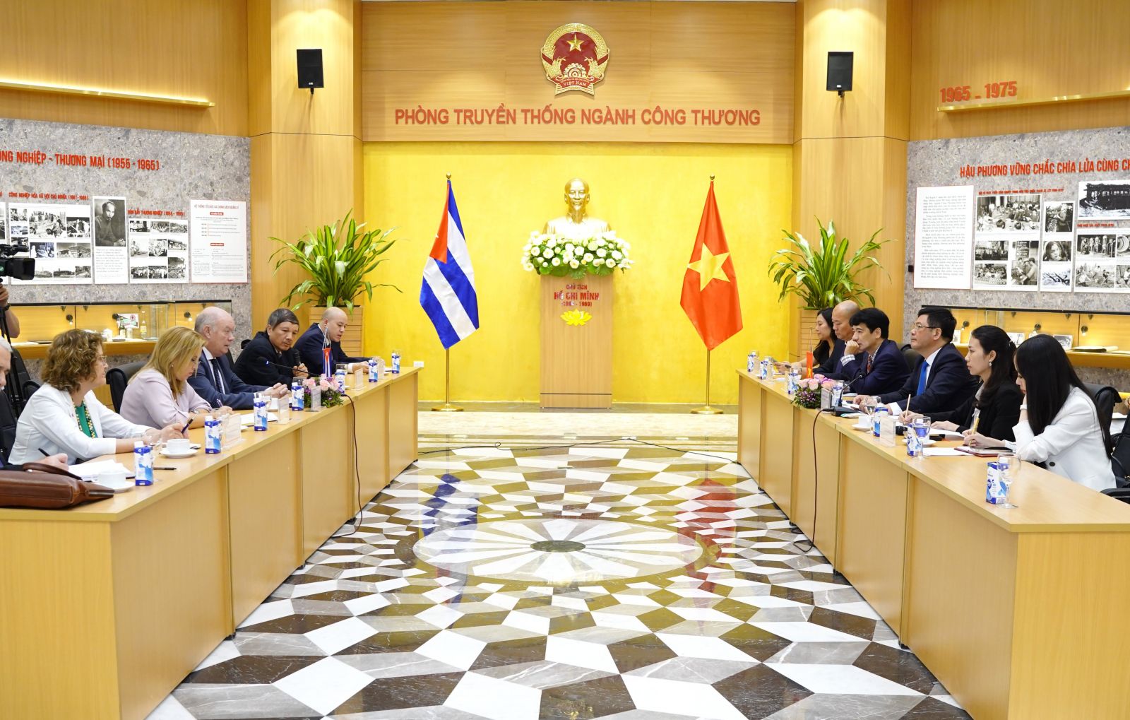Thúc đẩy hợp tác kinh tế - thương mại - đầu tư Việt Nam - Cuba